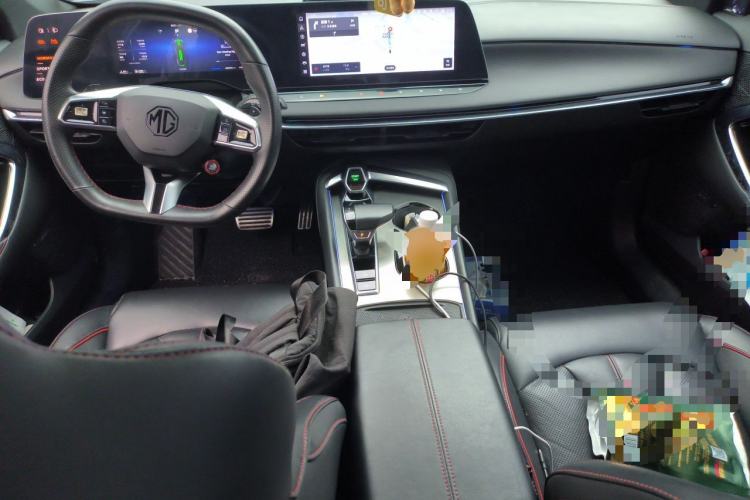 Used MG 7 2023 2.0T Automatic Trophy+ Ignition Glory Edition Center Console