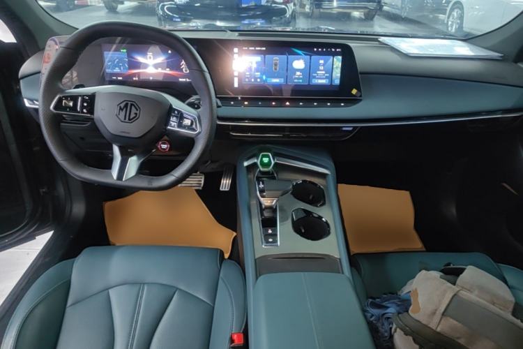 Used MG 7 2023 1.5T DCT Luxurious Supreme Edition Center Console