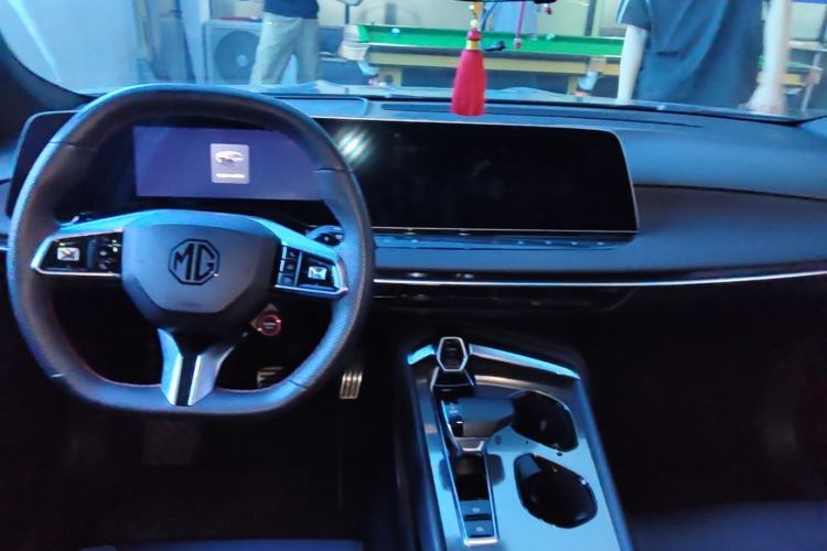Used MG 7 2023 1.5T DCT Luxurious Supreme Edition Center Console