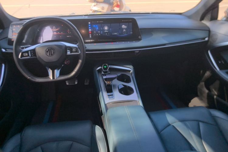 Used MG 7 2023 2.0T Automatic Hunter Luxury Edition Center Console