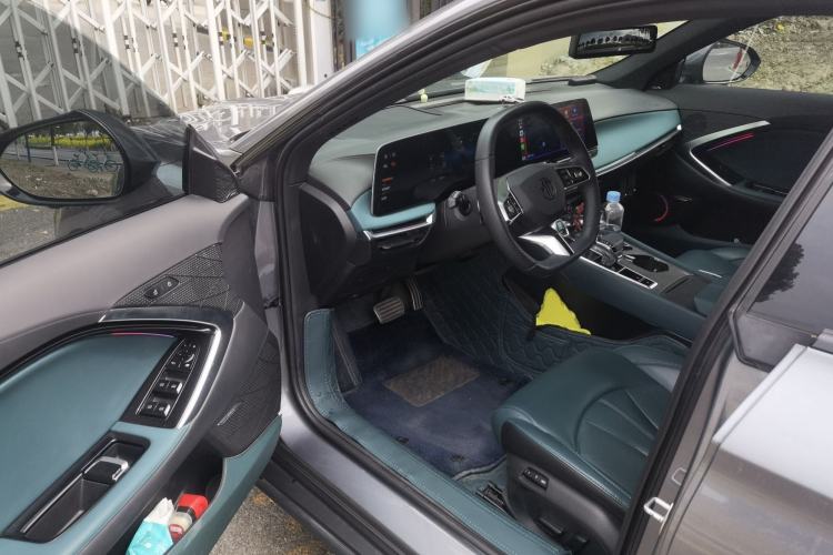 Used MG 7 2023 2.0T Automatic Trophy+ Ignition Glory Edition Driver Seat