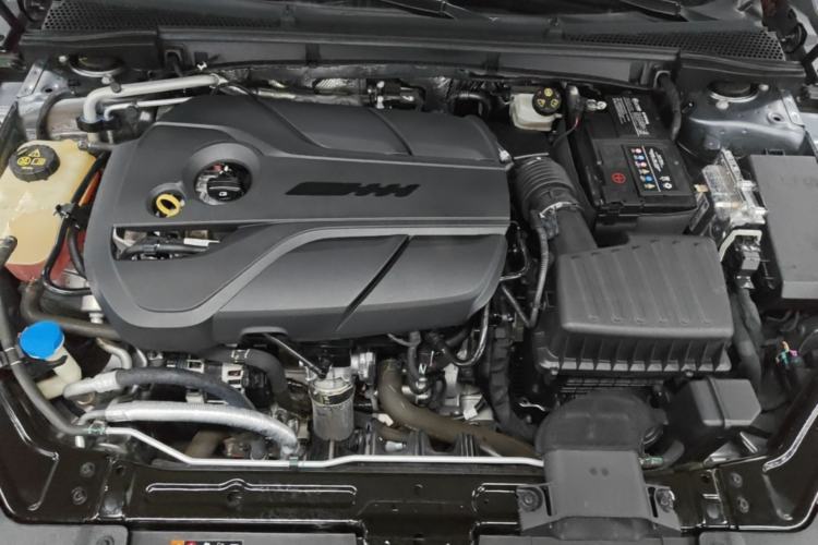 Used MG 7 2023 2.0T Automatic Hunter Luxury Edition Engine Bay