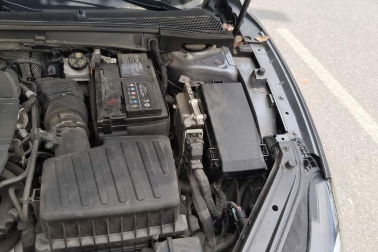 Used MG 7 2023 2.0T Automatic Hunter Luxury Edition Engine Bay Left