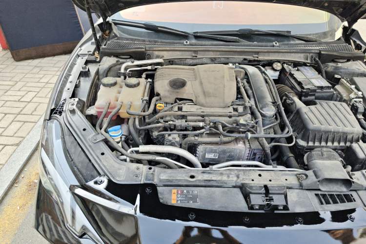 Used MG 7 2023 1.5T DCT Luxurious Supreme Edition Engine Bay Right
