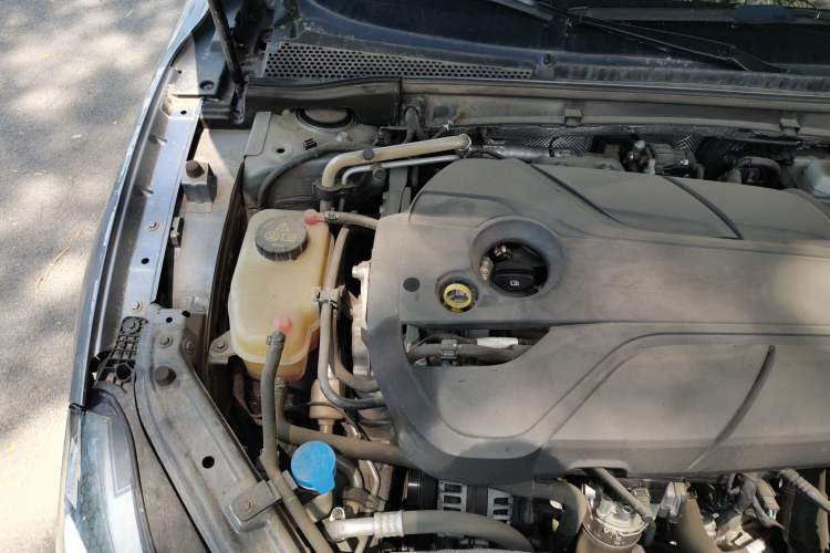 Used MG 7 2023 2.0T Automatic Hunter Luxury Edition Engine Bay Right