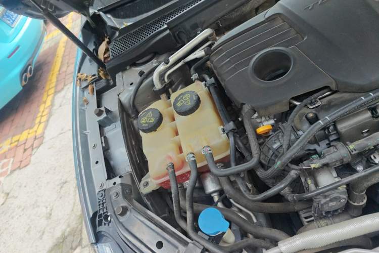 Used MG 7 2023 1.5T DCT Luxurious Supreme Edition Engine Bay Right