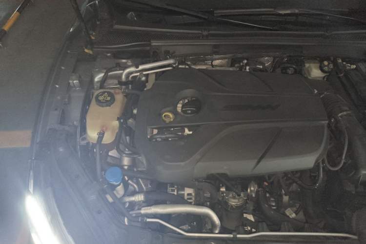 Used MG 7 2023 2.0T Automatic Hunter Luxury Edition Engine Bay Right