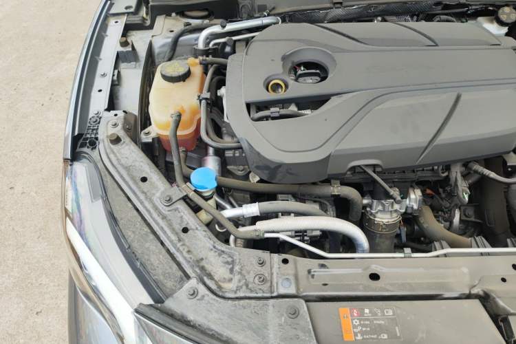 Used MG 7 2023 2.0T Automatic Hunter Luxury Edition Engine Bay Right