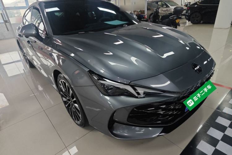 Used MG 7 2023 2.0T Automatic Hunter Luxury Edition Front Right 45 Deg