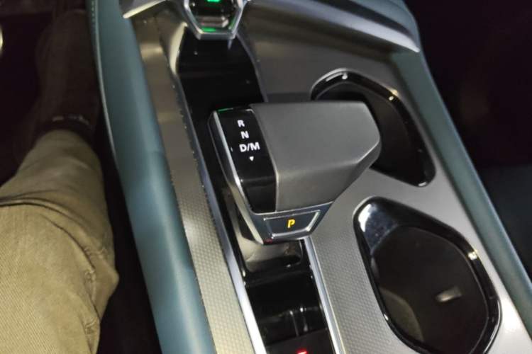 Used MG 7 2023 2.0T Automatic Hunter Luxury Edition Gear Lever