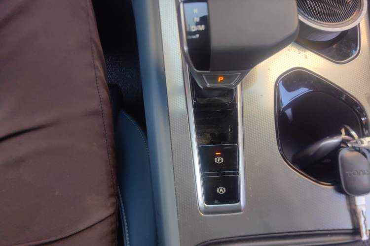 Used MG 7 2023 2.0T Automatic Hunter Luxury Edition Gear Lever