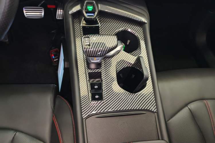 Used MG 7 2023 2.0T Automatic Trophy+ Ignition Glory Edition Gear Lever