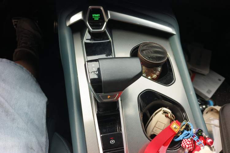 Used MG 7 2023 1.5T DCT Luxurious Supreme Edition Gear Lever