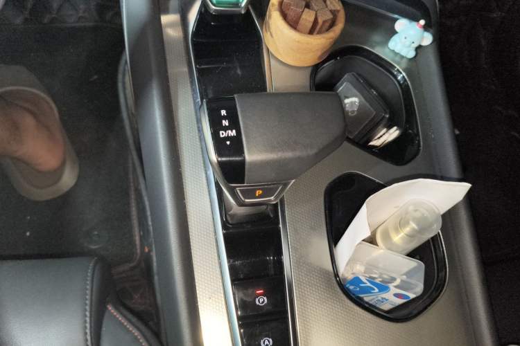Used MG 7 2023 2.0T Automatic Hunter Luxury Edition Gear Lever