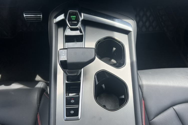 Used MG 7 2023 2.0T Automatic Hunter Luxury Edition Gear Lever