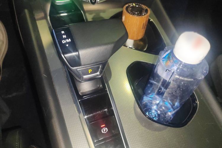 Used MG 7 2023 2.0T Automatic Hunter Luxury Edition Gear Lever
