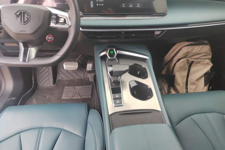 Used MG 7 2023 1.5T DCT Luxurious Supreme Edition Gear Lever