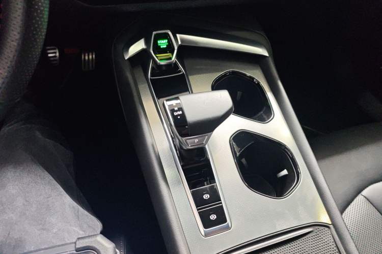 Used MG 7 2023 2.0T Automatic Trophy+ Ignition Glory Edition Gear Lever