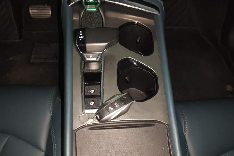 Used MG 7 2023 1.5T DCT Luxurious Supreme Edition Gear Lever