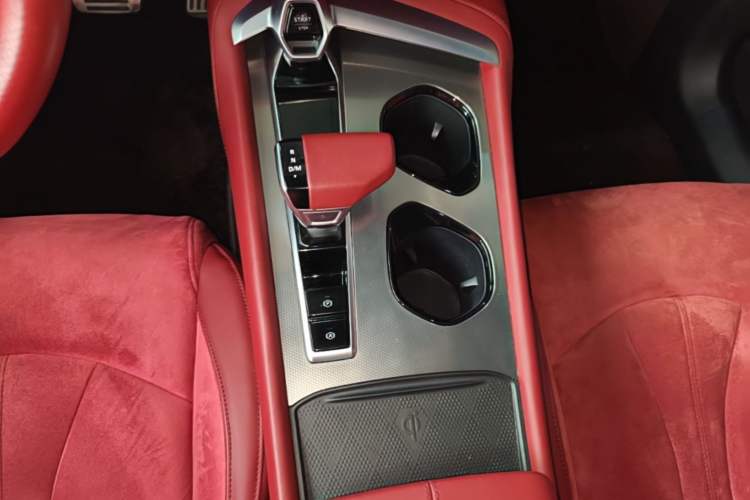 Used MG 7 2023 2.0T Automatic Hunter Luxury Edition Gear Lever