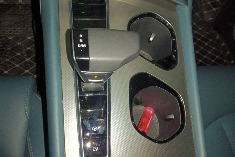 Used MG 7 2023 2.0T Automatic Hunter Luxury Edition Gear Lever