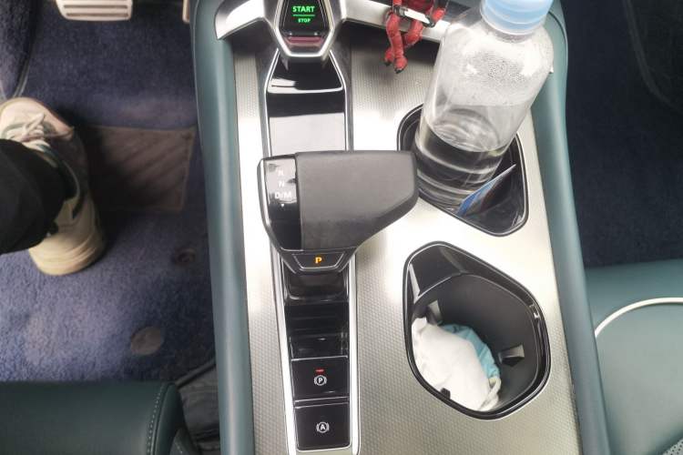 Used MG 7 2023 2.0T Automatic Trophy+ Ignition Glory Edition Gear Lever