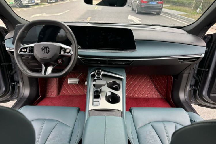 Used MG 7 2023 2.0T Automatic Trophy+ Ignition Glory Edition Interior 3