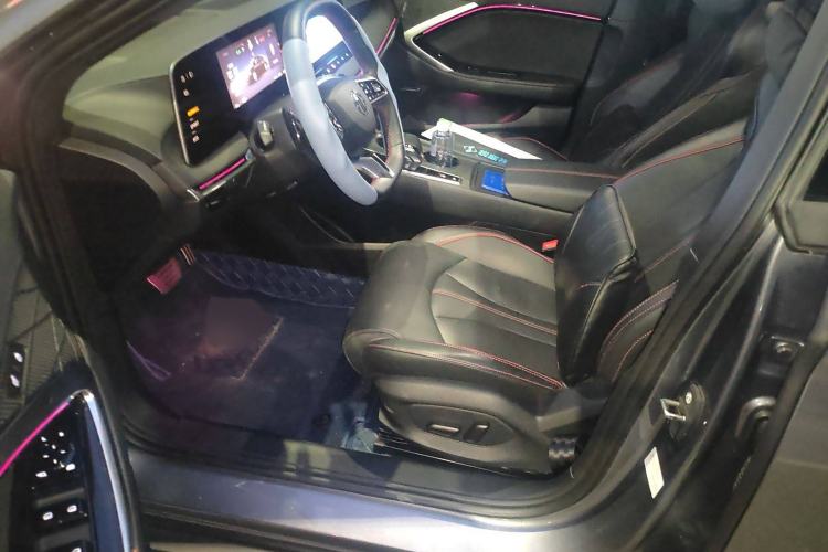 Used MG 7 2023 2.0T Automatic Hunter Luxury Edition Interior 3