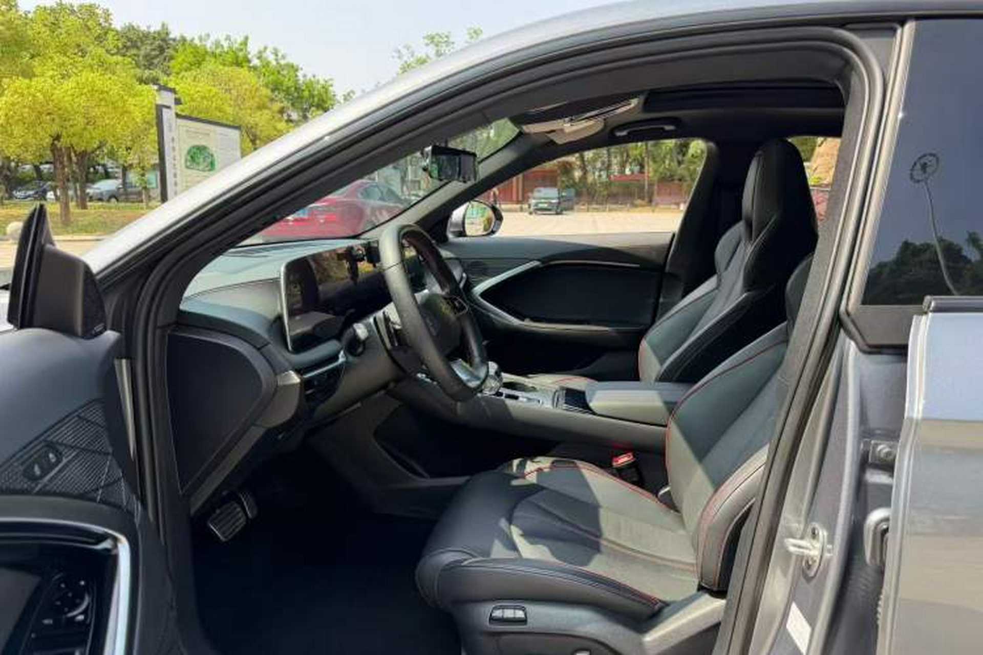Used MG 7 2023 2.0T Automatic Trophy+ Ignition Glory Edition Interior 3