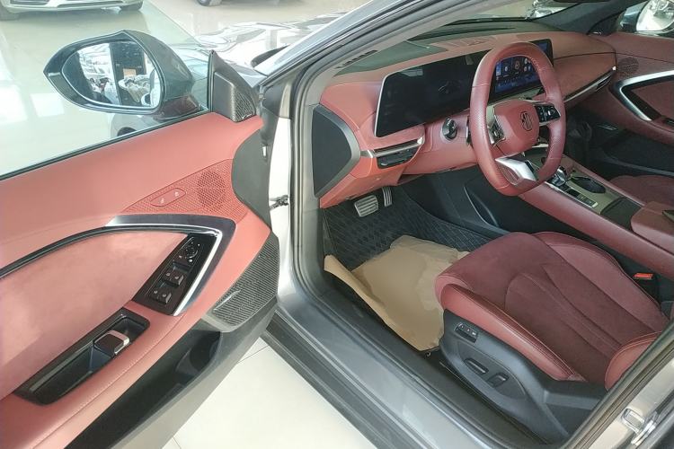 Used MG 7 2023 2.0T Automatic Trophy+ Ignition Glory Edition Interior 3