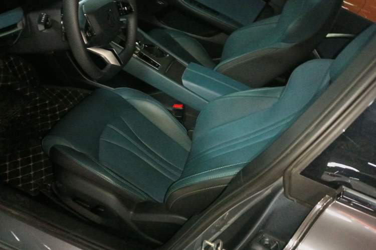 Used MG 7 2023 2.0T Automatic Hunter Luxury Edition Left Front Seat