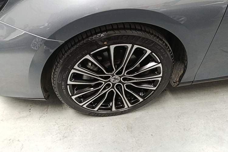 Used MG 7 2023 1.5T DCT Elegant & Graceful Edition Left Front Wheel Hub