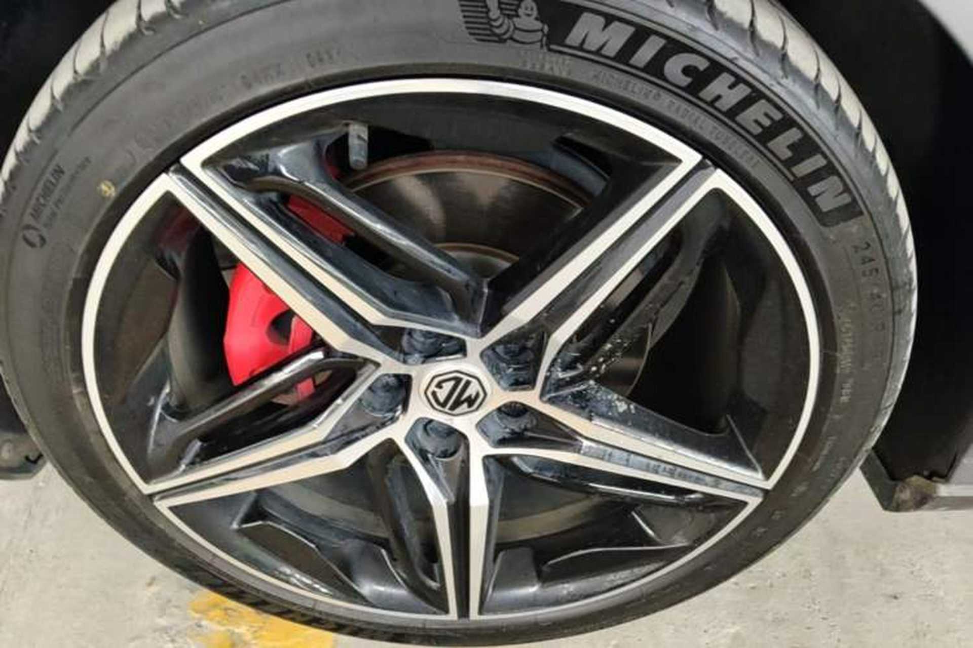 Used MG 7 2023 2.0T Automatic Trophy+ Ignition Glory Edition Left Front Wheel Hub
