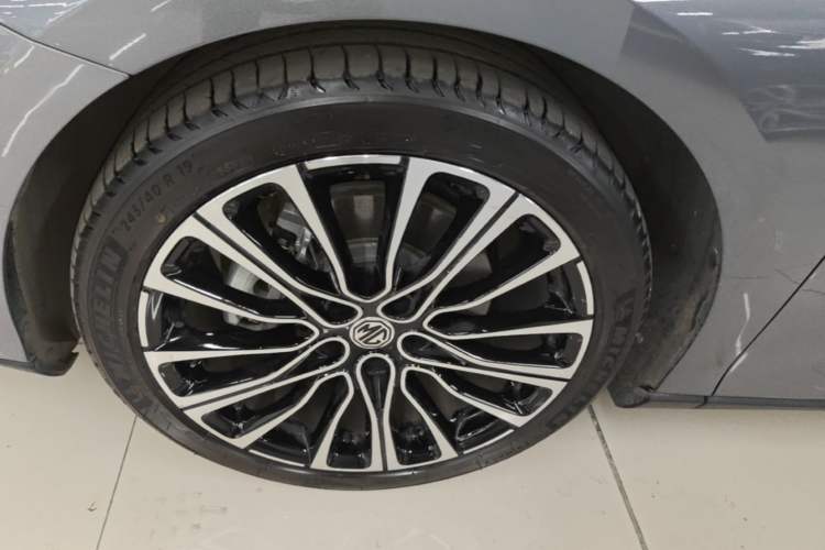 Used MG 7 2023 2.0T Automatic Hunter Luxury Edition Left Front Wheel Hub