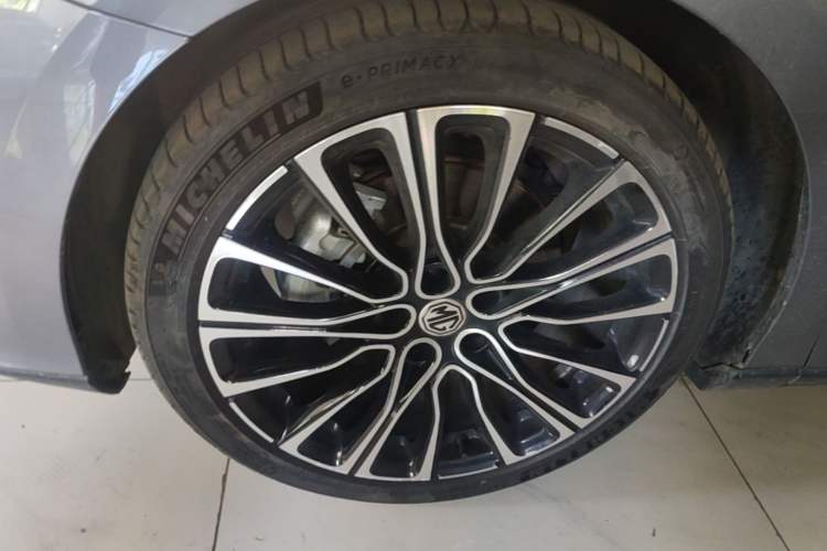 Used MG 7 2023 2.0T Automatic Hunter Luxury Edition Left Front Wheel Hub