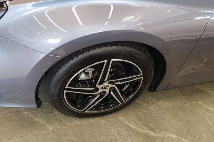 Used MG 7 2023 1.5T DCT Luxurious Supreme Edition Left Front Wheel Hub