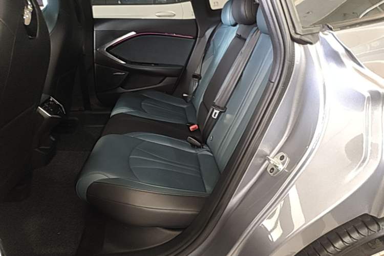 Used MG 7 2023 2.0T Automatic Trophy+ Ignition Glory Edition Left Rear Seat