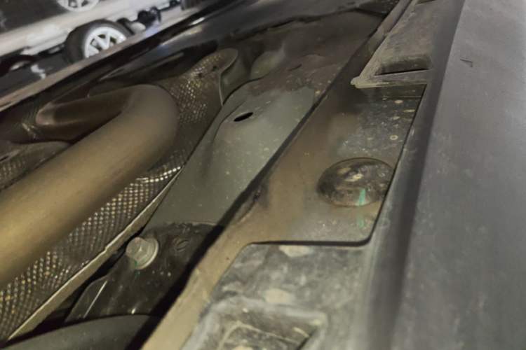 Used MG 7 2023 2.0T Automatic Hunter Luxury Edition Left Side Sill