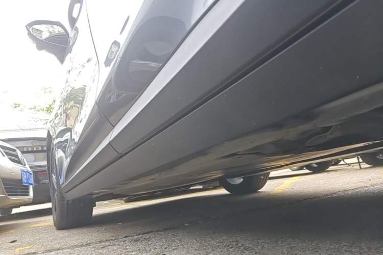 Used MG 7 2023 1.5T DCT Luxurious Supreme Edition Left Side Sill