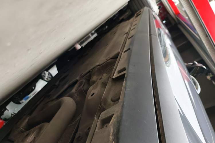 Used MG 7 2023 2.0T Automatic Hunter Luxury Edition Left Side Sill