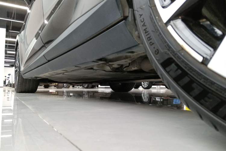 Used MG 7 2023 2.0T Automatic Hunter Luxury Edition Left Side Sill
