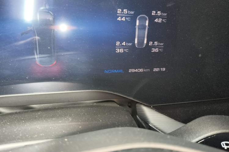 Used MG 7 2023 2.0T Automatic Hunter Luxury Edition Odometer Close Up