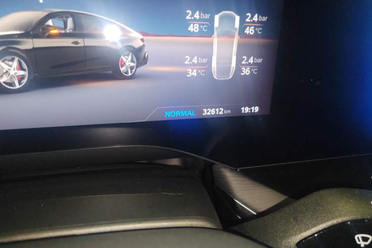 Used MG 7 2023 2.0T Automatic Hunter Luxury Edition Odometer Close Up