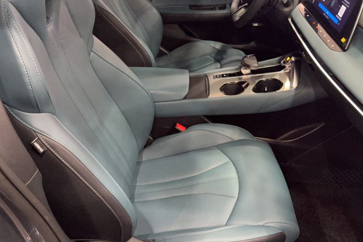 Used MG 7 2023 2.0T Automatic Hunter Luxury Edition Right Front Seat