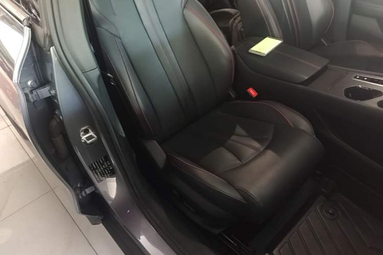 Used MG 7 2023 2.0T Automatic Hunter Luxury Edition Right Front Seat