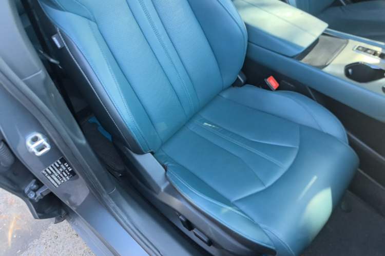 Used MG 7 2023 2.0T Automatic Hunter Luxury Edition Right Front Seat