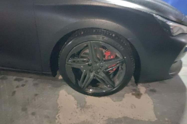 Used MG 7 2023 2.0T Automatic Trophy+ Ignition Glory Edition Right Front Wheel Hub