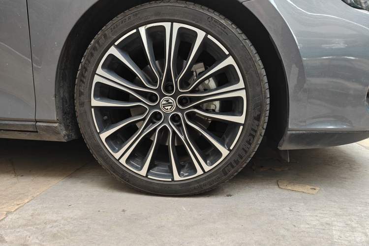 Used MG 7 2023 2.0T Automatic Hunter Luxury Edition Right Front Wheel Hub