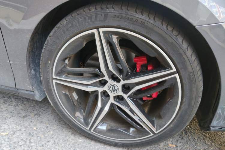Used MG 7 2023 2.0T Automatic Trophy+ Ignition Glory Edition Right Front Wheel Hub