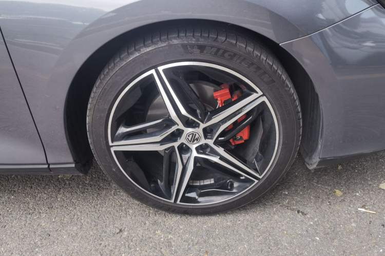 Used MG 7 2023 2.0T Automatic Trophy+ Ignition Glory Edition Right Front Wheel Hub